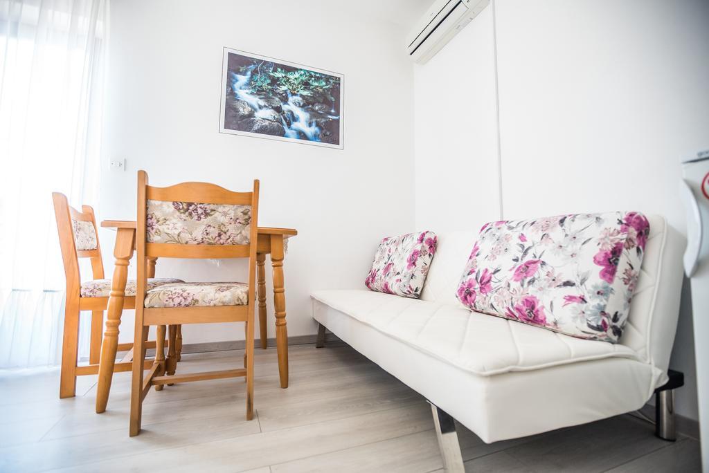 סטאריגרד-פקלניצה Apartments And Rooms Mare-Monti מראה חיצוני תמונה