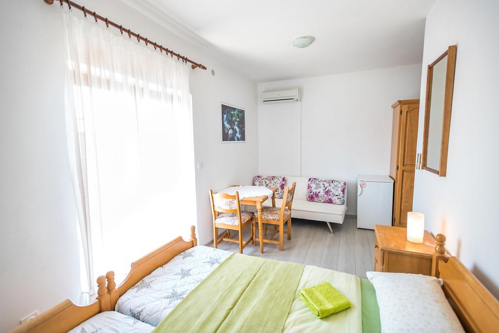 סטאריגרד-פקלניצה Apartments And Rooms Mare-Monti מראה חיצוני תמונה