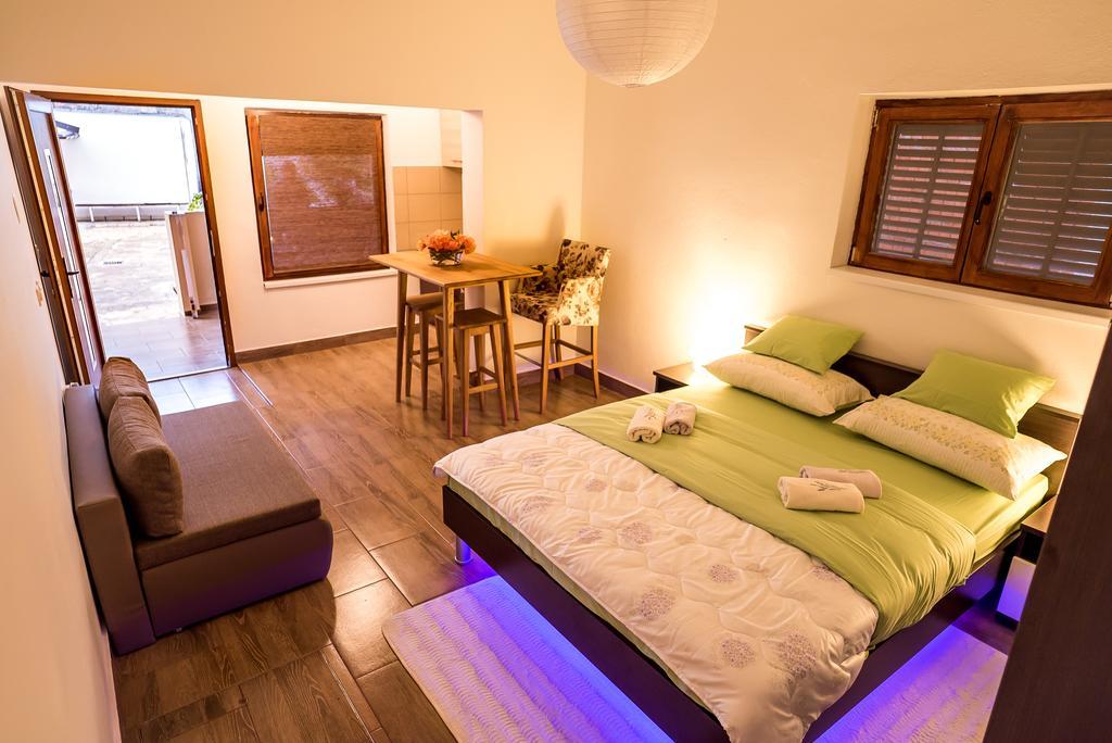 סטאריגרד-פקלניצה Apartments And Rooms Mare-Monti מראה חיצוני תמונה