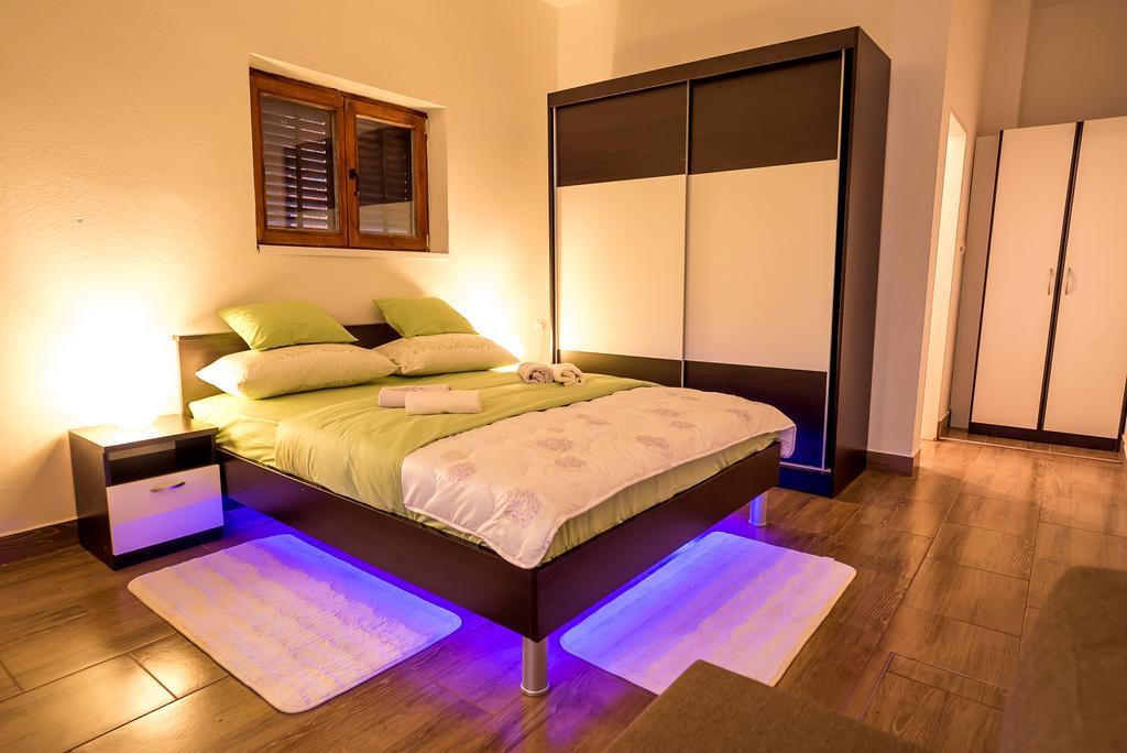 סטאריגרד-פקלניצה Apartments And Rooms Mare-Monti מראה חיצוני תמונה