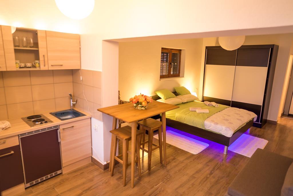 סטאריגרד-פקלניצה Apartments And Rooms Mare-Monti מראה חיצוני תמונה